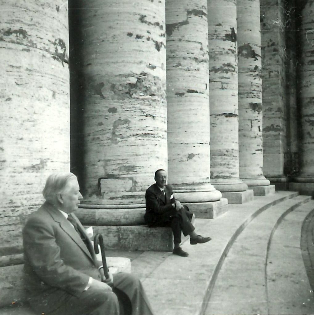 Amos och Hufvudstadsbladets VD Per Nyström i Rom 1954.